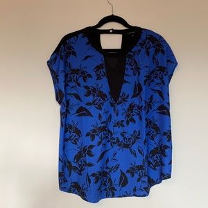 RW&CO size XL short sleeve shirt